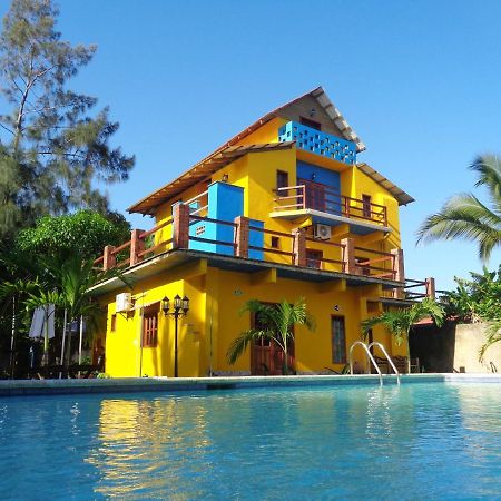 Livingston Resort Hotel מראה חיצוני תמונה